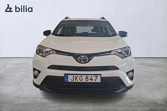Toyota RAV4 2 of 24