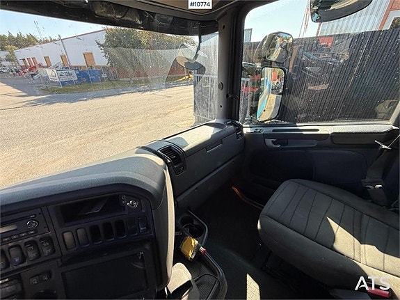Lastväxlare Scania R560 6x2 med Disab Torrsugsflak 14 of 24