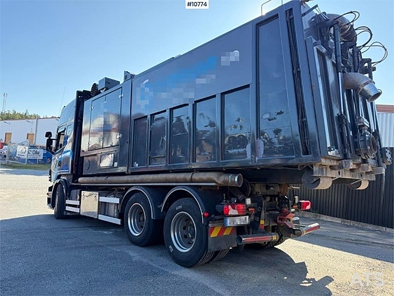 Lastväxlare Scania R560 6x2 med Disab Torrsugsflak 7 of 24