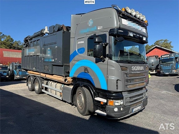 Lastväxlare Scania R560 6x2 med Disab Torrsugsflak 3 of 24