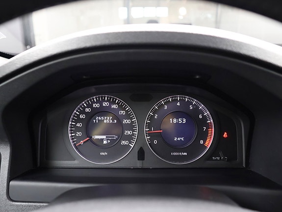Volvo V70 17 of 28