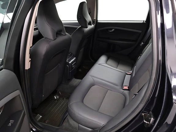 Volvo V70 18 of 28