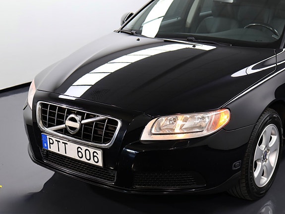 Volvo V70 2 of 28