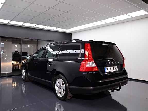 Volvo V70 11 of 28