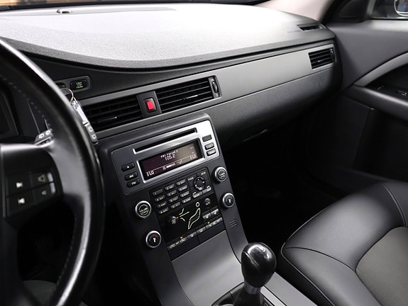 Volvo V70 15 of 28