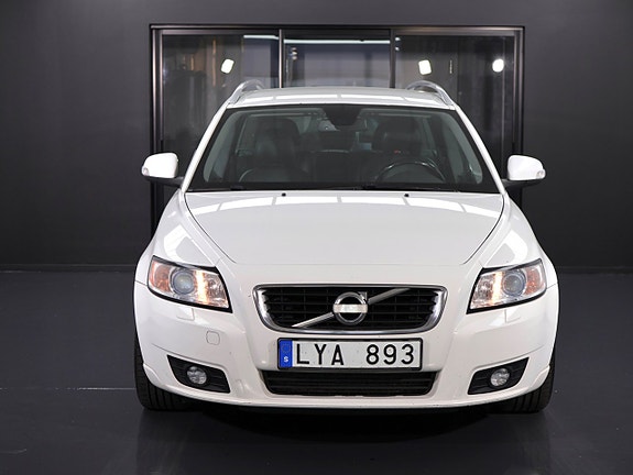 Volvo V50 4 of 28
