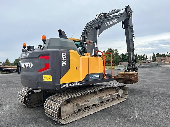 Volvo EC 140 EL 4 of 6