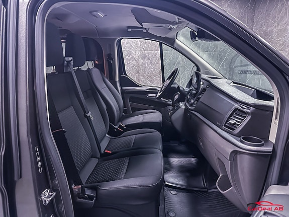Ford Transit Custom 15 of 26