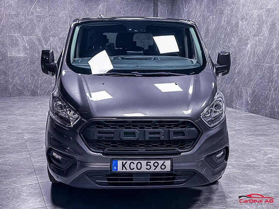 Ford Transit Custom 2 of 26