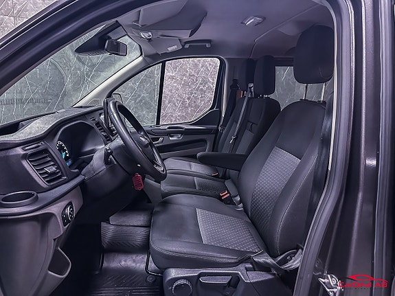 Ford Transit Custom 10 of 26
