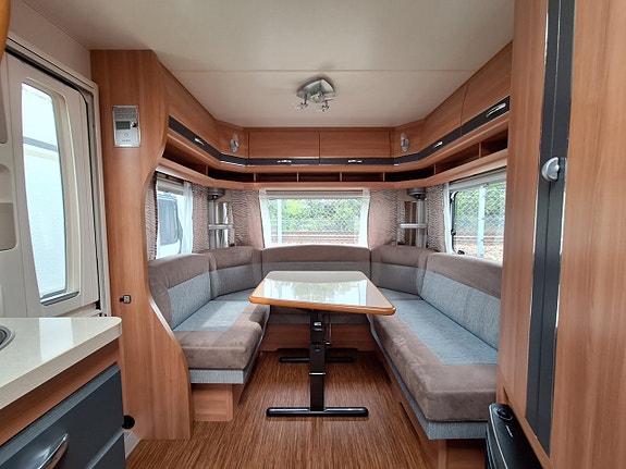 Hobby De Luxe 495 UL Långbädd 2 of 14