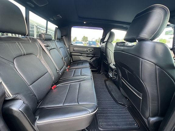 Dodge RAM 1500 15 of 19