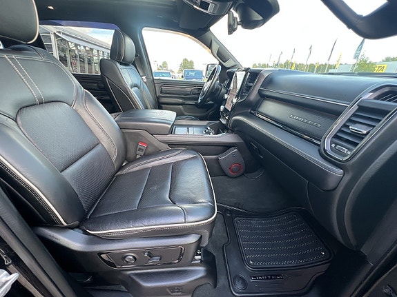 Dodge RAM 1500 16 of 19