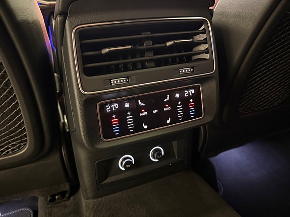 Audi SQ8 13 of 19