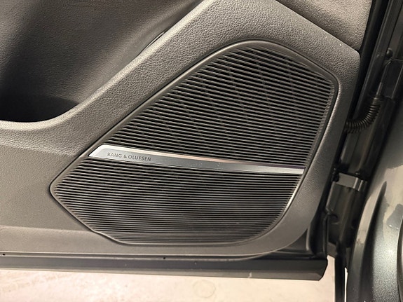 Audi SQ8 10 of 19