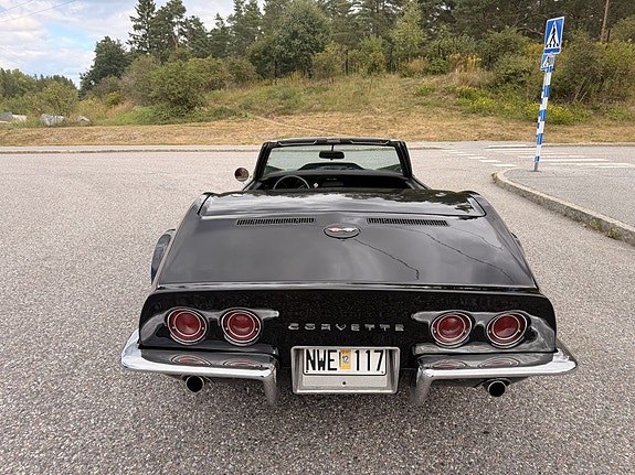 Chevrolet Corvette 5 of 12