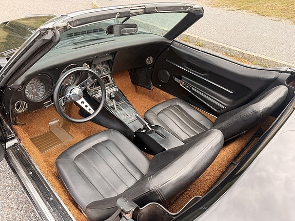 Chevrolet Corvette 10 of 12