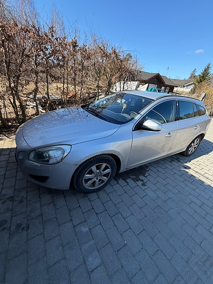 Volvo V60 4 of 5