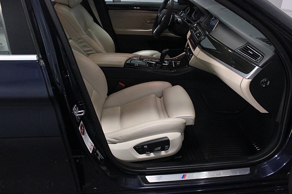 BMW M550d 12 of 30