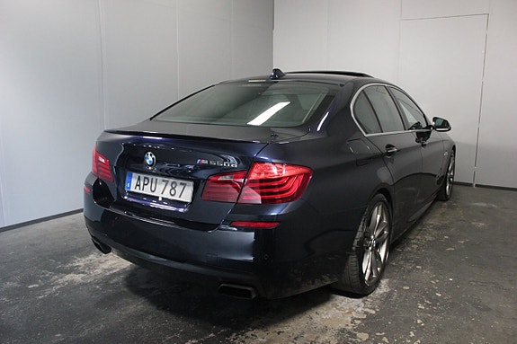 BMW M550d 4 of 30