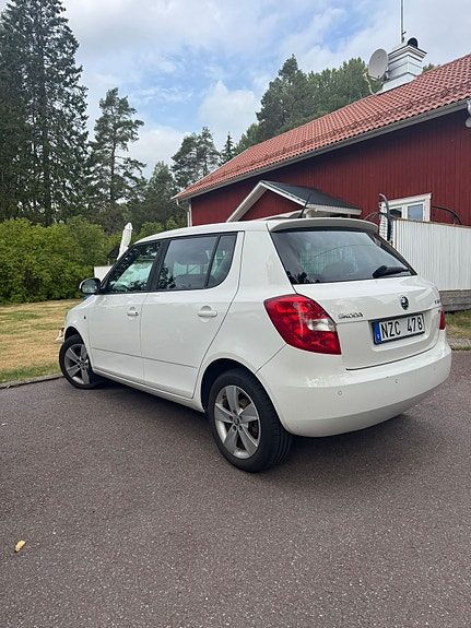 Skoda Fabia 4 of 6