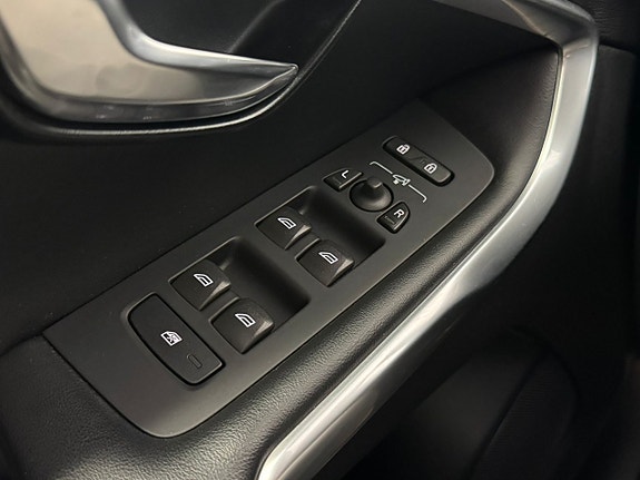 Volvo V40 16 of 28