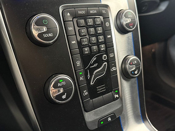 Volvo V40 23 of 28