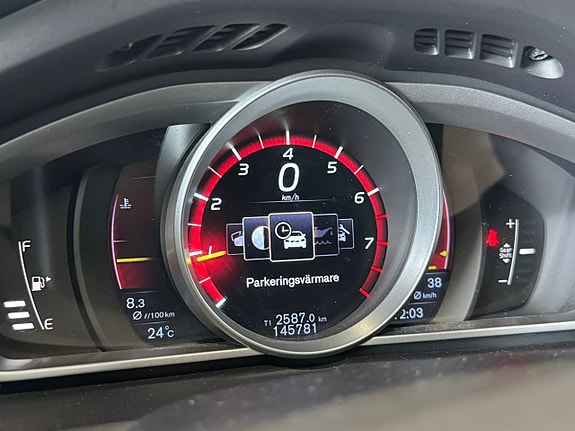 Volvo V40 11 of 28