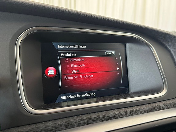 Volvo V40 20 of 28