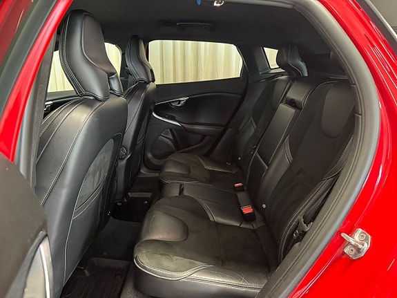 Volvo V40 27 of 28