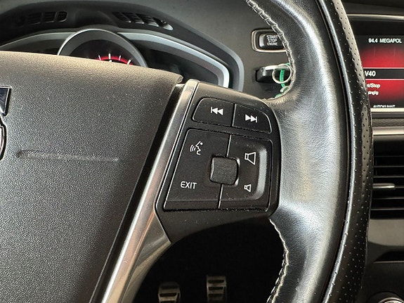 Volvo V40 13 of 28