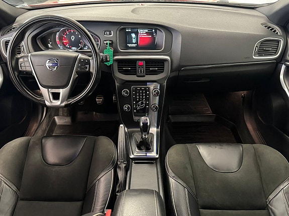 Volvo V40 24 of 28
