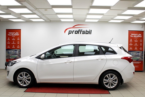 Hyundai i30 2 of 24