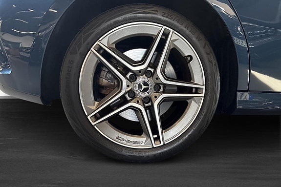 Mercedes-Benz A250 e 6 of 23
