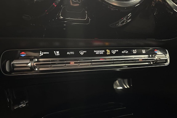 Mercedes-Benz A250 e 21 of 23