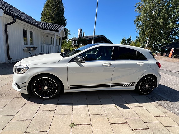 Mercedes-Benz A180 2 of 20