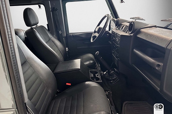 Land Rover Defender 90 5 of 10