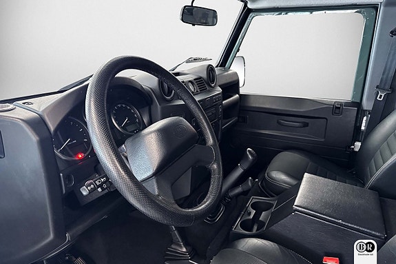 Land Rover Defender 90 7 of 10