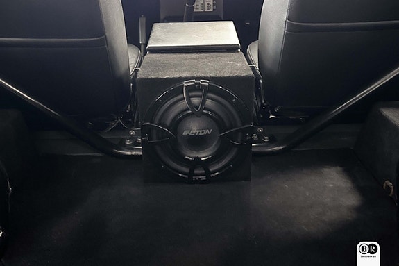 Land Rover Defender 90 9 of 10