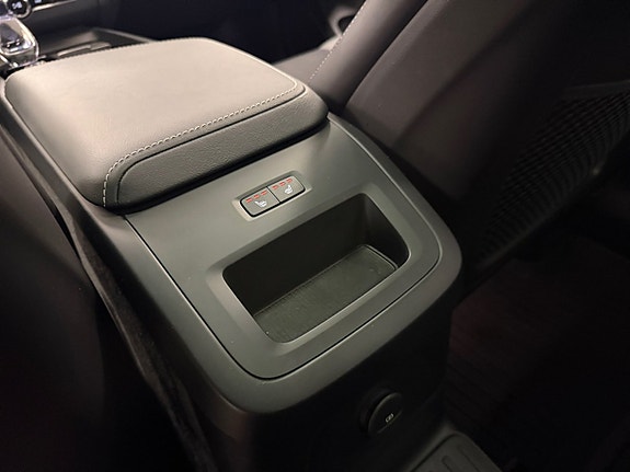 Volvo XC60 11 of 20