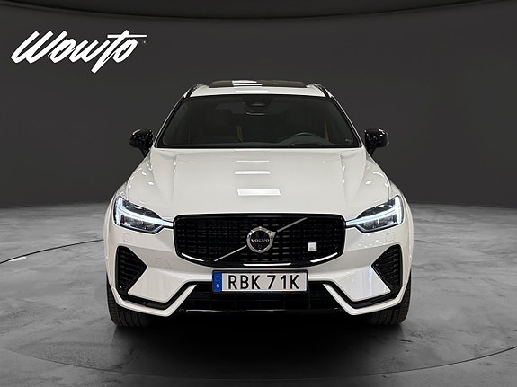 Volvo XC60 2 of 20