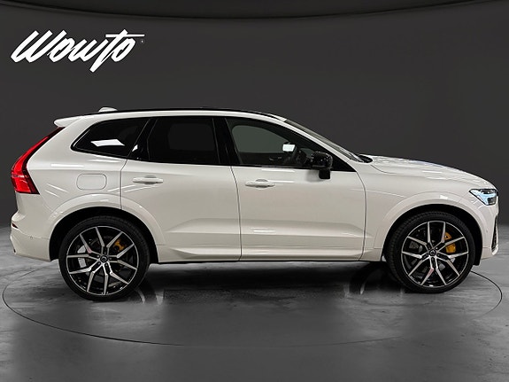 Volvo XC60 3 of 20