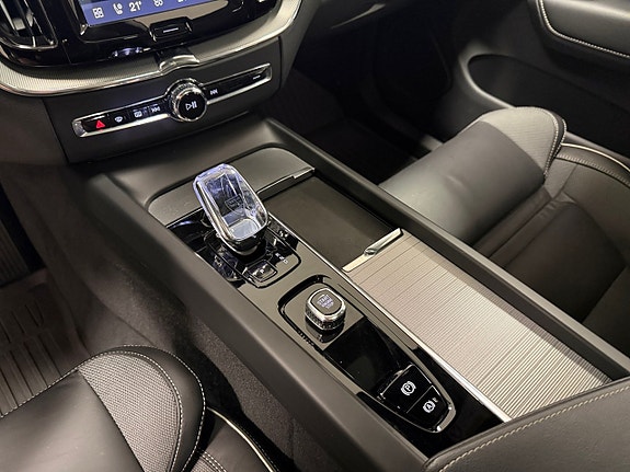 Volvo XC60 14 of 20