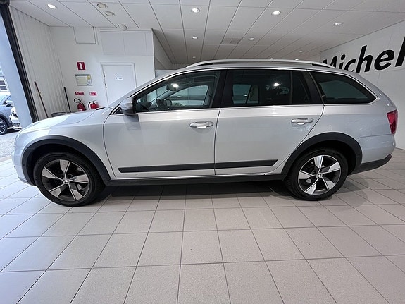 Skoda Octavia 2 of 7