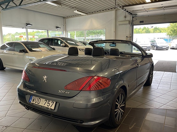 Peugeot 307 CC 8 of 15