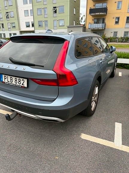 Volvo V90 Cross Country 3 of 8