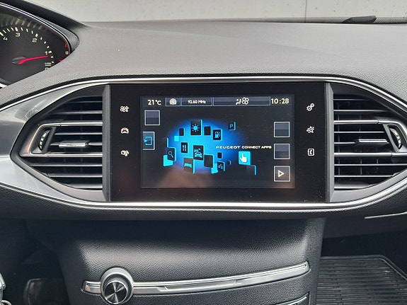 Peugeot 308 SW 19 of 20