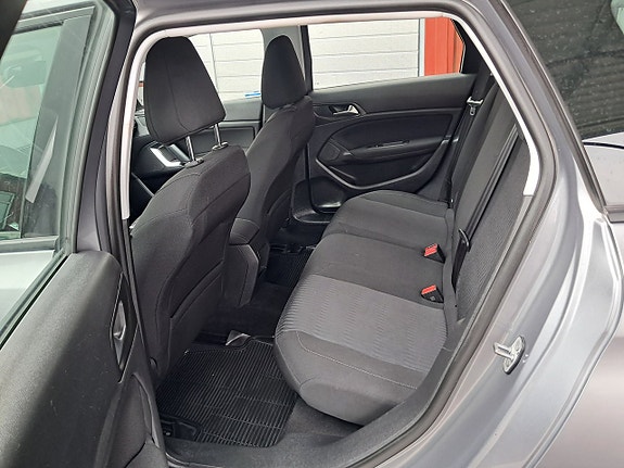 Peugeot 308 SW 11 of 20