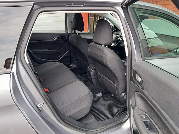 Peugeot 308 SW 14 of 20