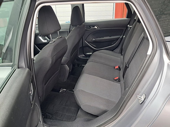Peugeot 308 SW 12 of 20